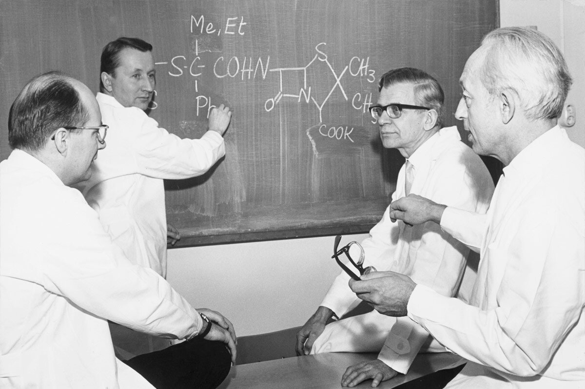 1960-research-scientists.jpg
